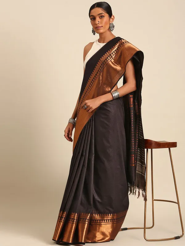 Black_colour_Silk_Blend_Saree_for_Women