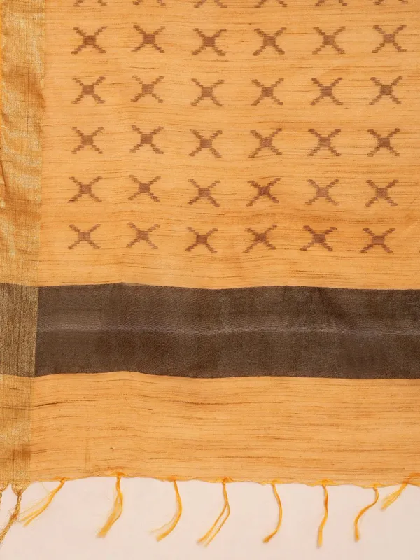 Orange_colour_Silk_Blend_Saree_for_Women