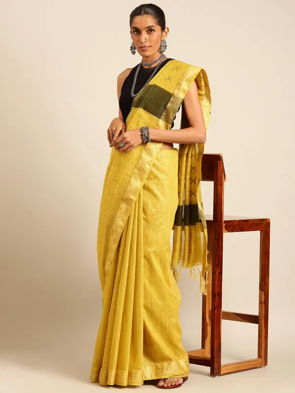 Yellow_colour_Silk_Blend_Saree_for_Women