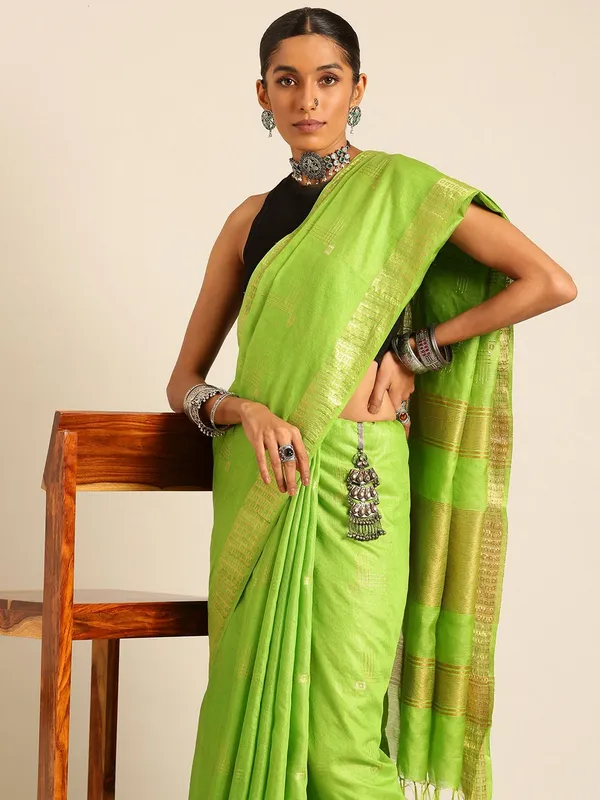 Green_colour_Silk_Blend_Saree_for_Women