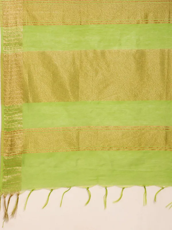 Green_colour_Silk_Blend_Saree_for_Women