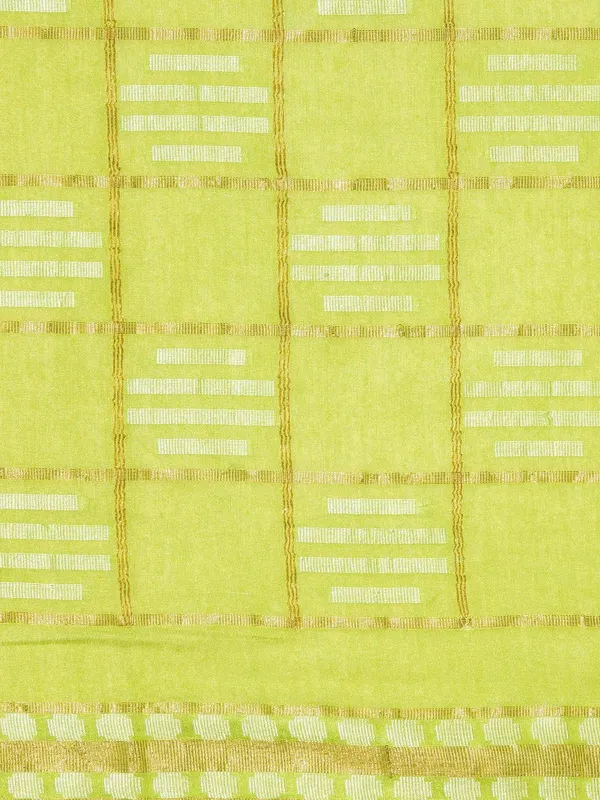 Green_colour_Silk_Blend_Saree_for_Women