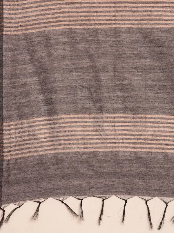 Peach_colour_Silk_Blend_Saree_for_Women