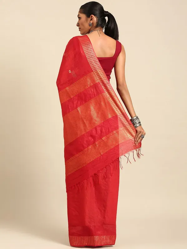 Red_colour_Silk_Blend_Saree_for_Women