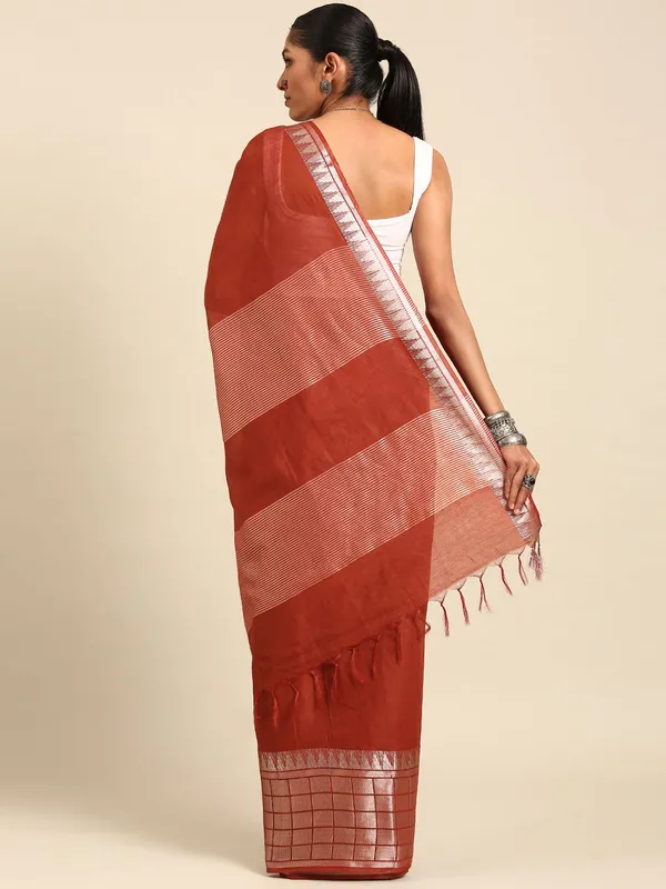 Maroon_colour_Silk_Blend_Saree_for_Women
