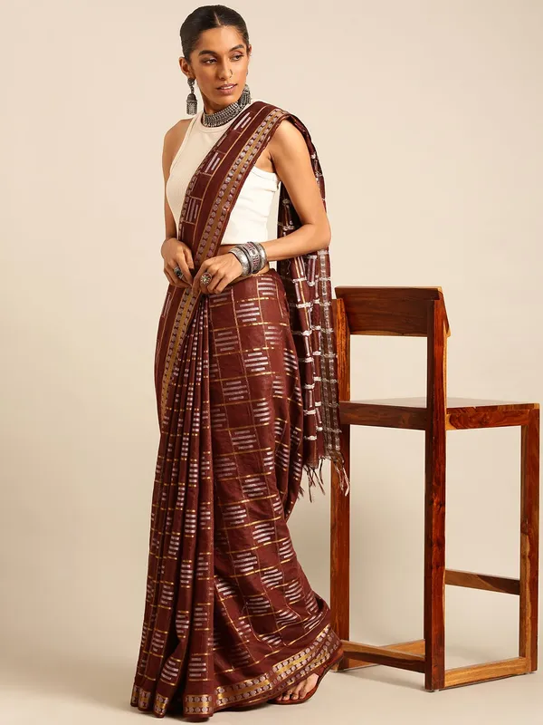 Brown_colour_Silk_Blend_Saree_for_Women