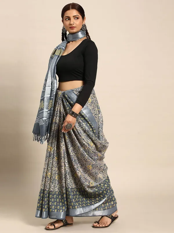 Grey_colour_Pure_Cotton_Saree_for_Women