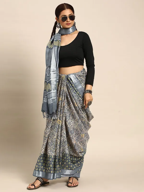 Grey_colour_Pure_Cotton_Saree_for_Women
