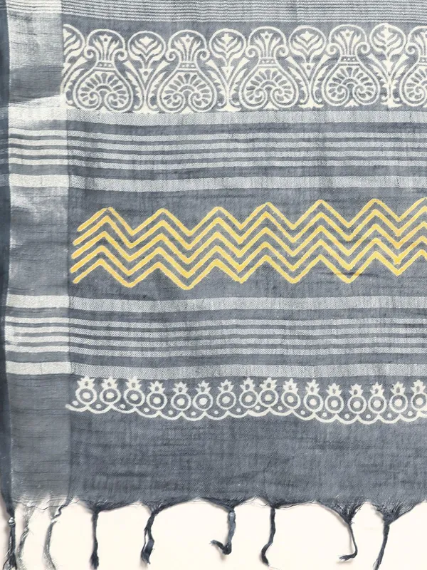 Grey_colour_Pure_Cotton_Saree_for_Women