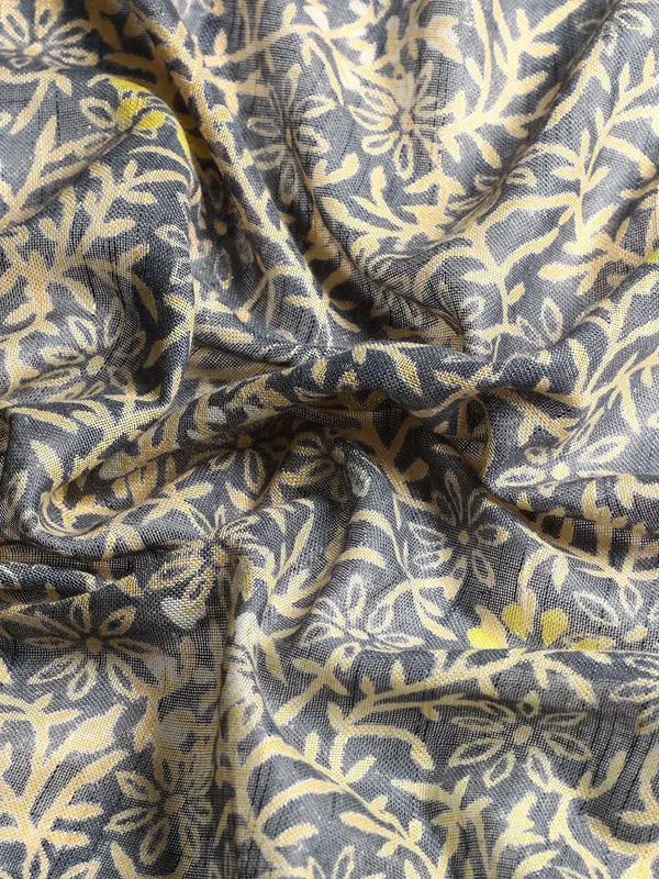 Grey_colour_Pure_Cotton_Saree_for_Women