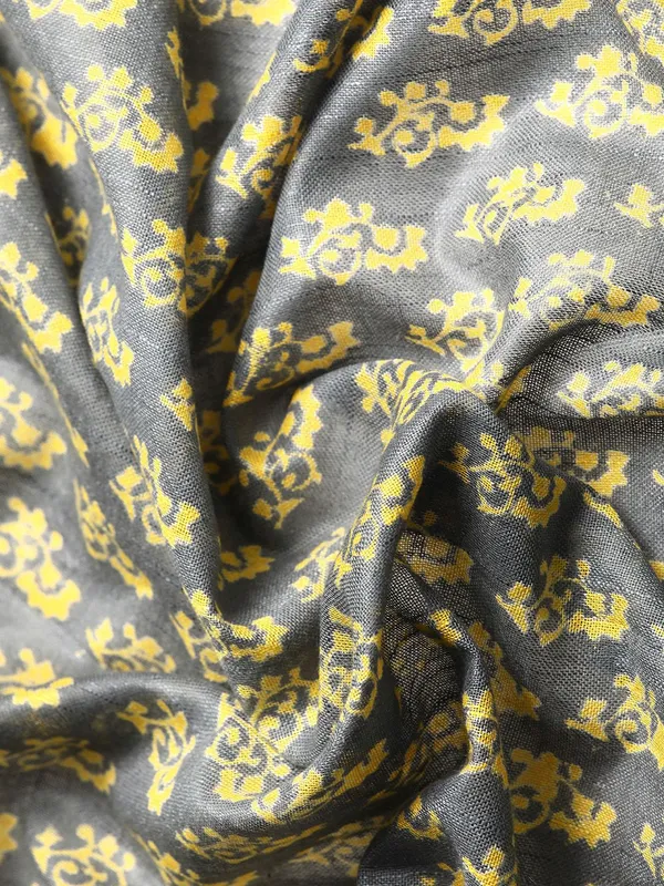 Grey_colour_Pure_Cotton_Saree_for_Women