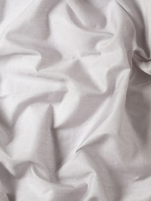Grey_colour_Silk_Blend_Saree_for_Women