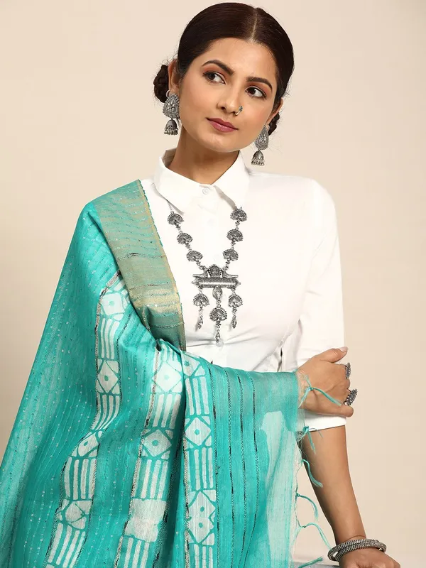 Sea_Green_colour_Silk_Blend_Saree_for_Women