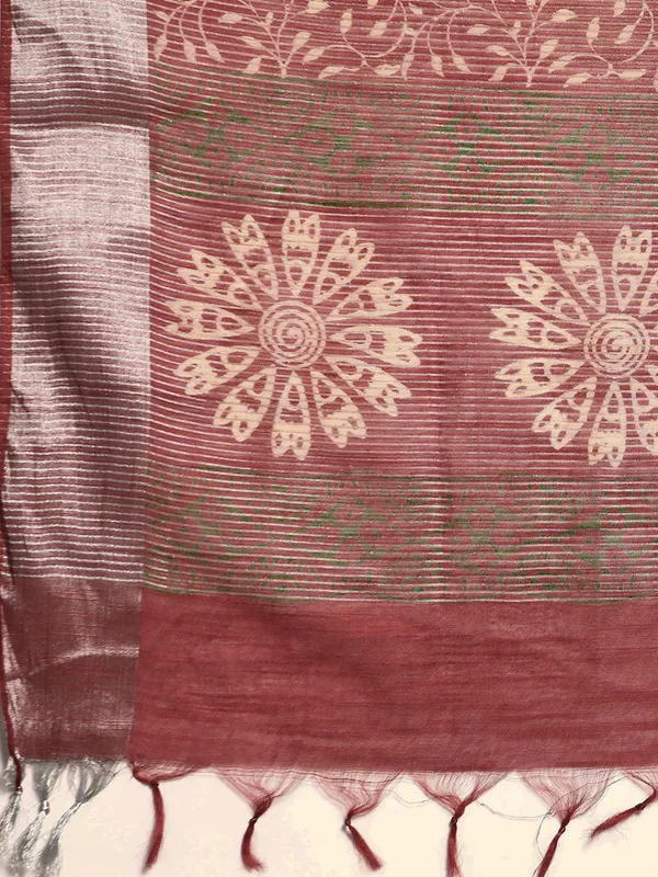 Maroon_colour_Silk_Blend_Saree_for_Women