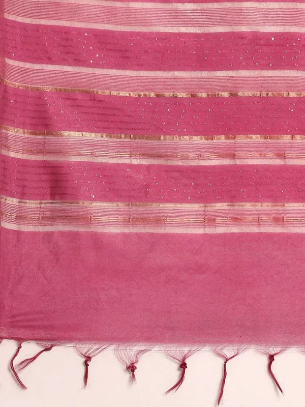 Pink_colour_Silk_Blend_Saree_for_Women