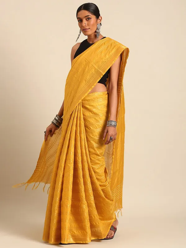 Yellow_colour_Silk_Blend_Saree_for_Women