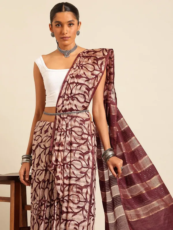 Brown_colour_Viscose_Rayon_Saree_for_Women