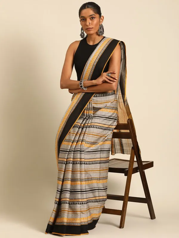 Grey_colour_Pure_Cotton_Saree_for_Women