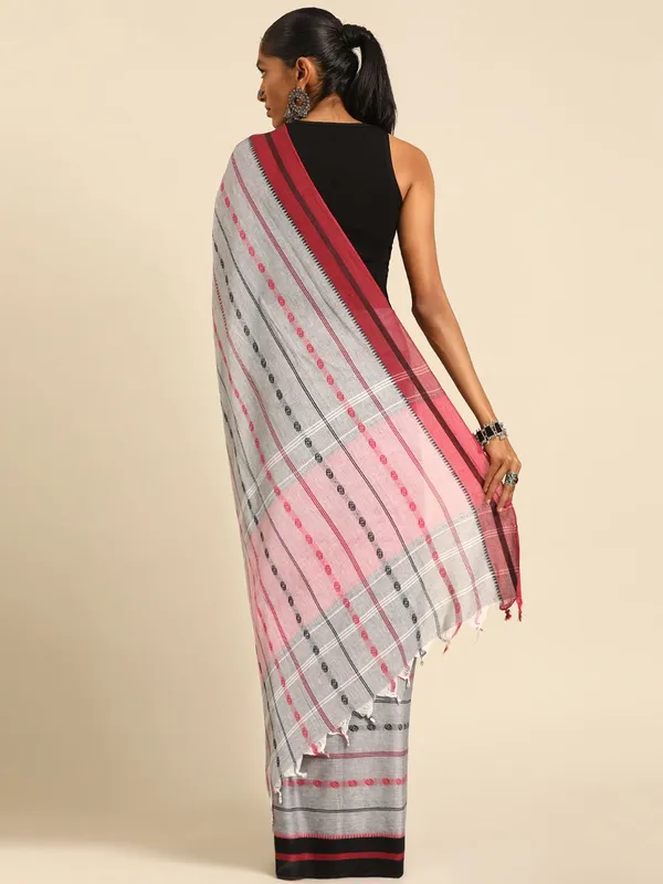 Grey_colour_Pure_Cotton_Saree_for_Women