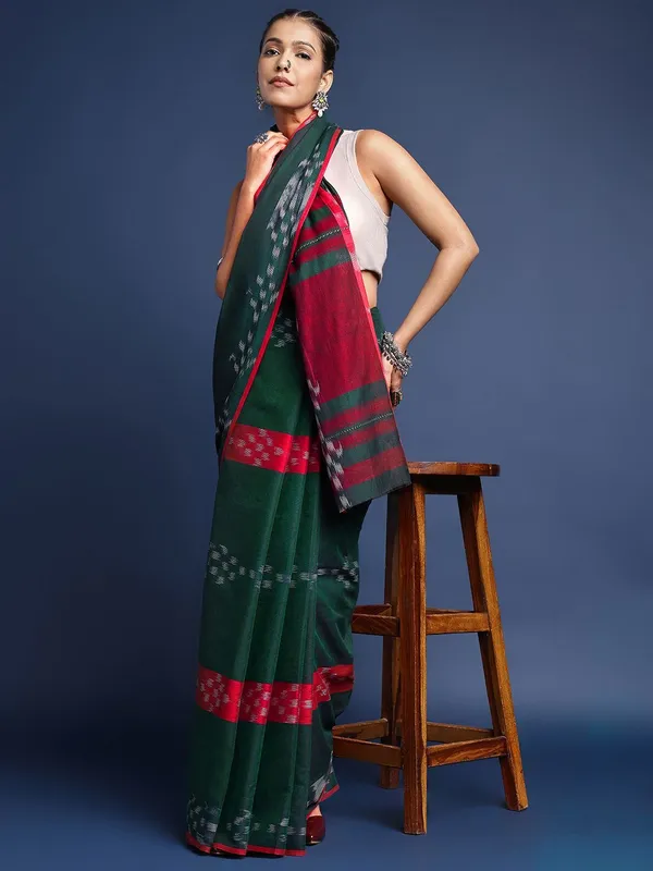 Green_colour_Pure_Cotton_Saree_for_Women