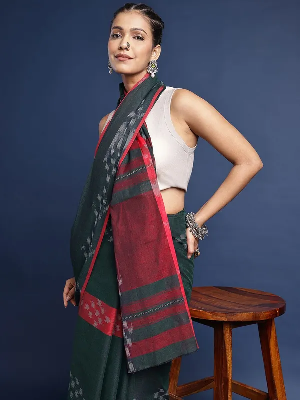 Green_colour_Pure_Cotton_Saree_for_Women