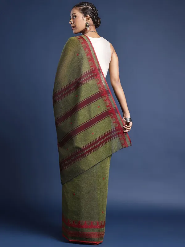 Green_colour_Pure_Cotton_Saree_for_Women