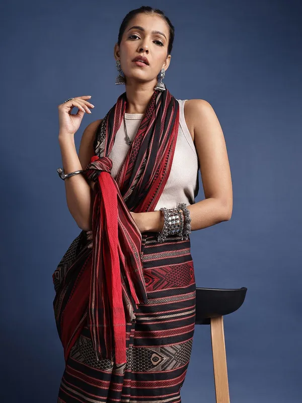 Black_colour_Pure_Cotton_Saree_for_Women