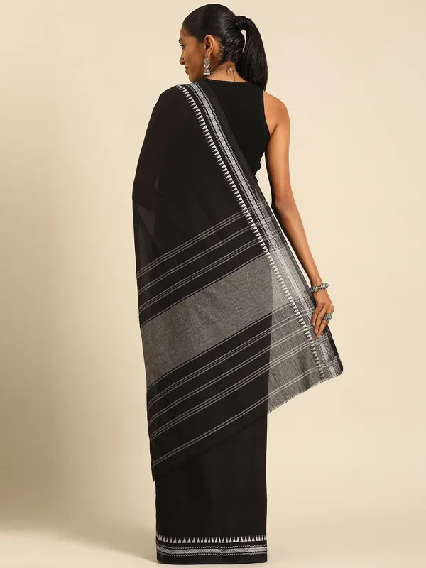 Black_colour_Pure_Cotton_Saree_for_Women