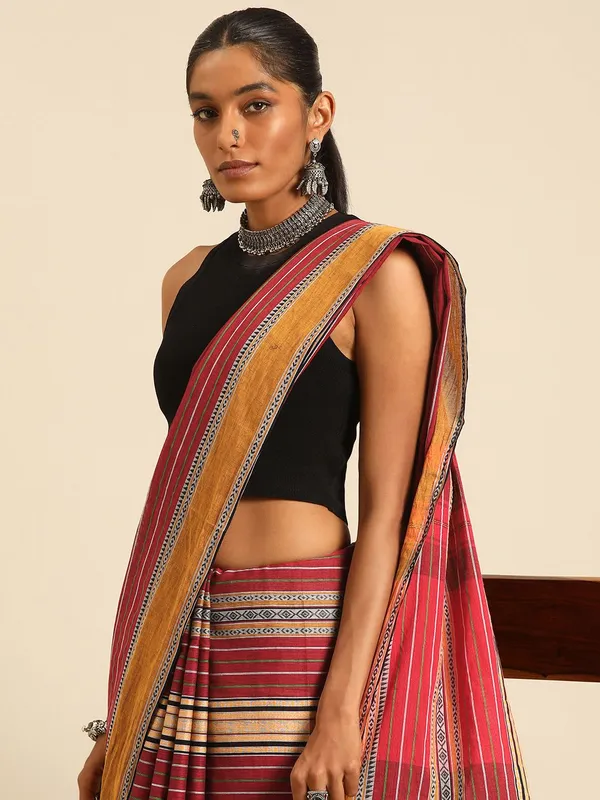 Maroon_colour_Pure_Cotton_Saree_for_Women