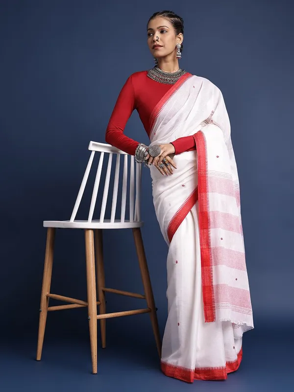 White_colour_Pure_Cotton_Saree_for_Women
