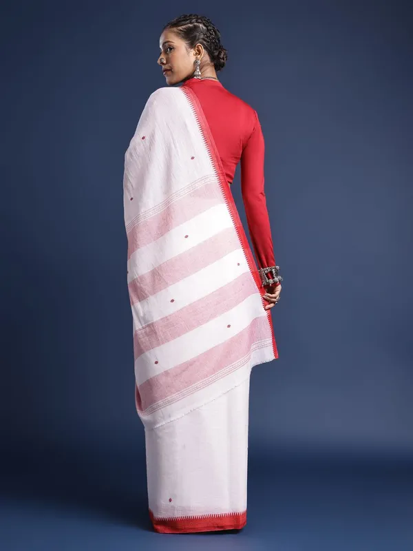 White_colour_Pure_Cotton_Saree_for_Women