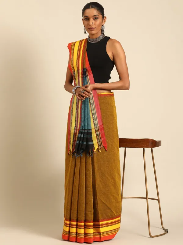 Yellow_colour_Pure_Cotton_Saree_for_Women