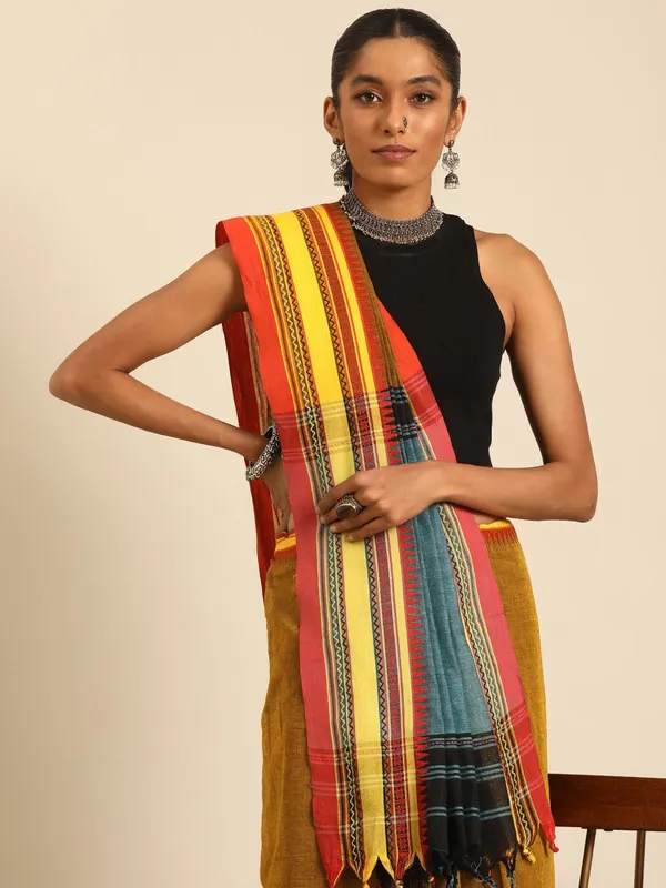 Yellow_colour_Pure_Cotton_Saree_for_Women