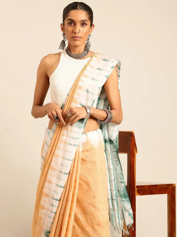 Cream_colour_Silk_Blend_Saree_for_Women