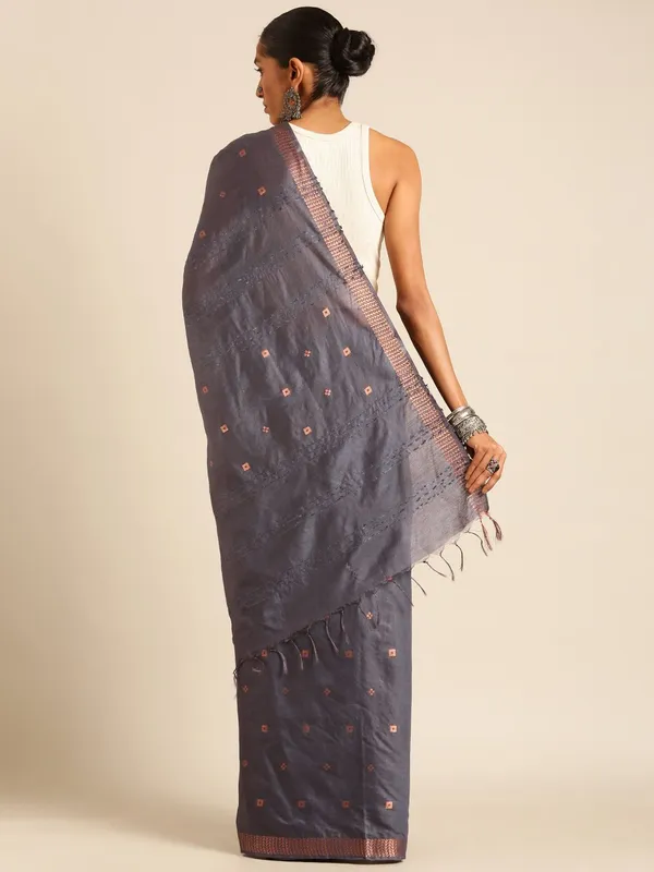 Grey_colour_Silk_Blend_Saree_for_Women