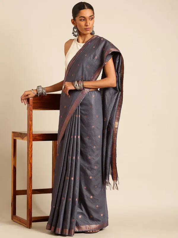 Grey_colour_Silk_Blend_Saree_for_Women