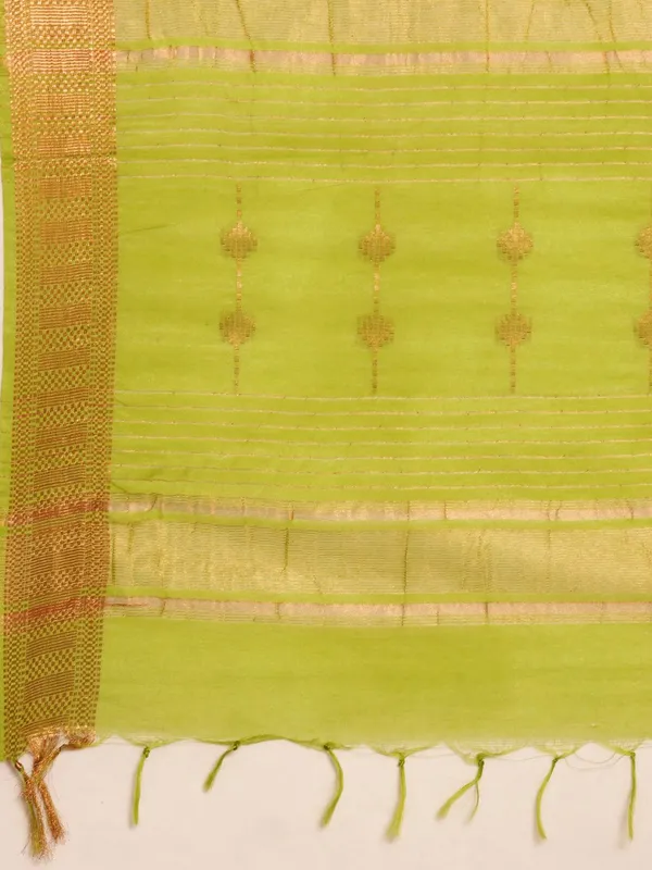 Green_colour_Silk_Blend_Saree_for_Women