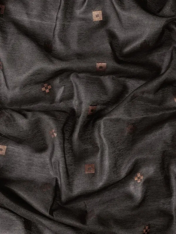 Black_colour_Silk_Blend_Saree_for_Women