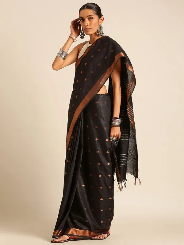 Black_colour_Silk_Blend_Saree_for_Women