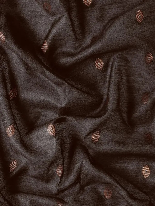Black_colour_Silk_Blend_Saree_for_Women