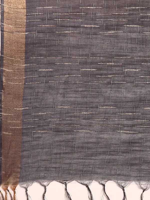 Pink_colour_Silk_Blend_Saree_for_Women