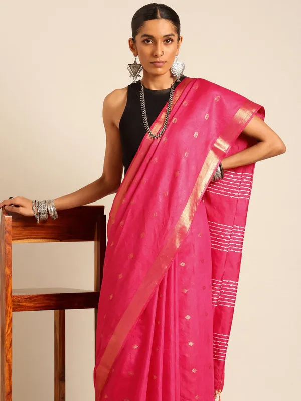 Pink_colour_Silk_Blend_Saree_for_Women
