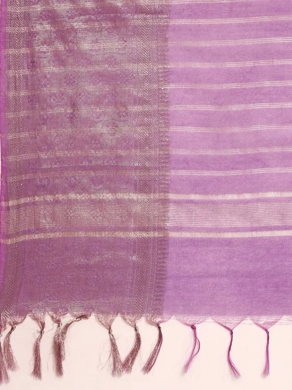 Purple_colour_Silk_Blend_Saree_for_Women