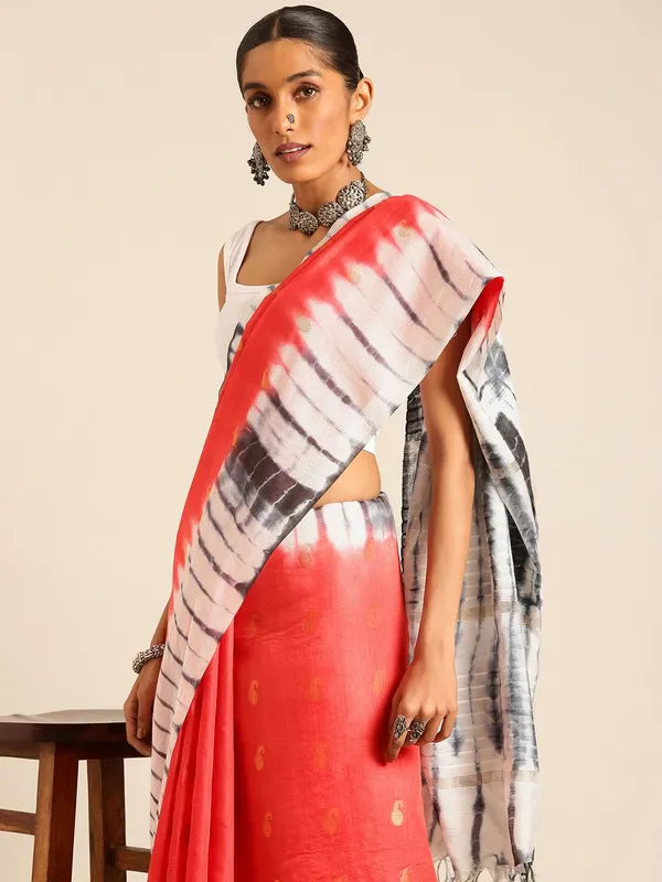 Red_colour_Silk_Blend_Saree_for_Women