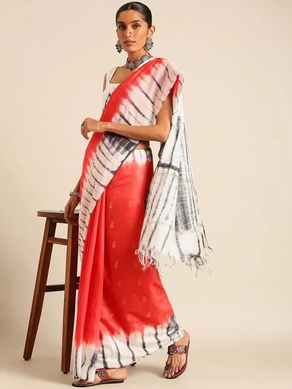 Red_colour_Silk_Blend_Saree_for_Women