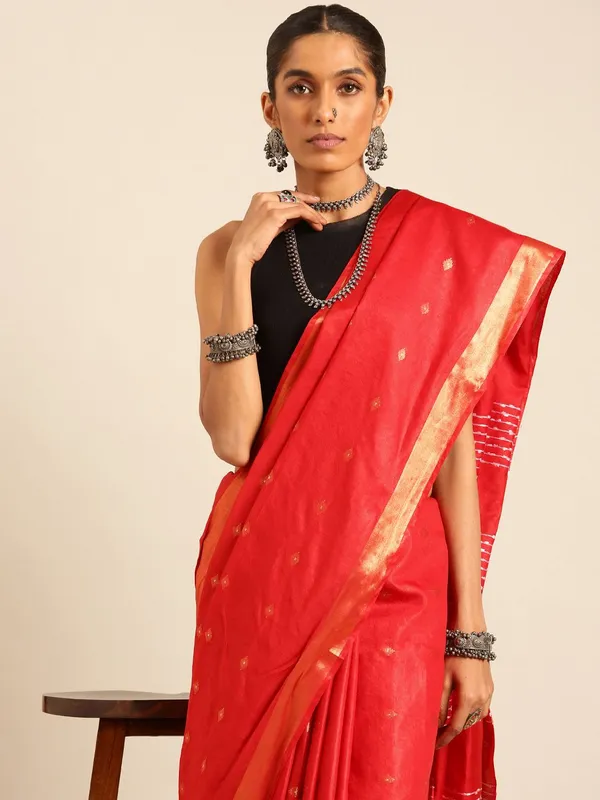 Red_colour_Silk_Blend_Saree_for_Women