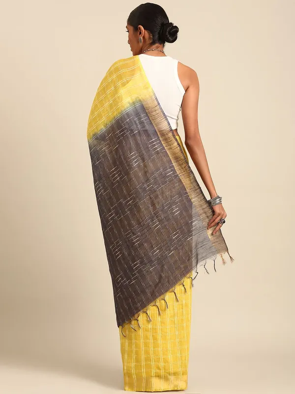 Yellow_colour_Silk_Blend_Saree_for_Women