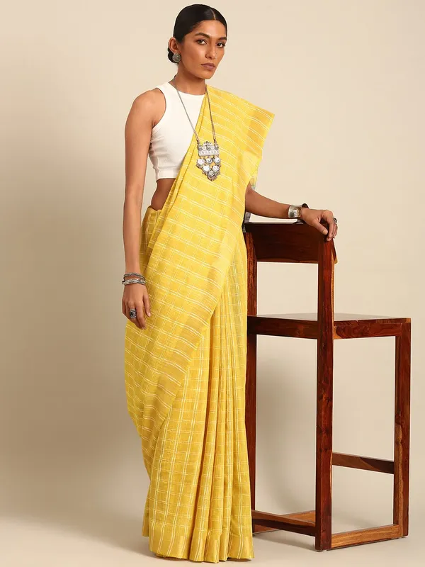 Yellow_colour_Silk_Blend_Saree_for_Women