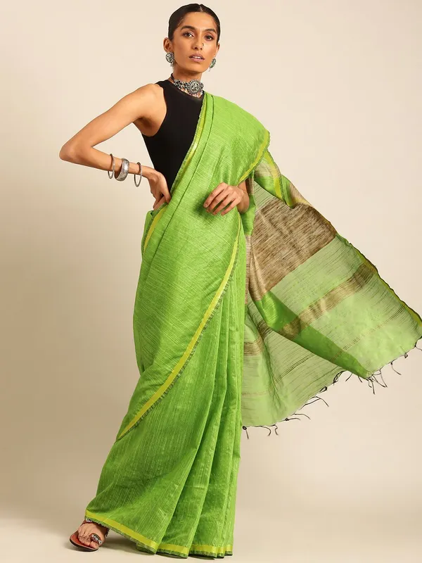 Green_colour_Silk_Blend_Saree_for_Women