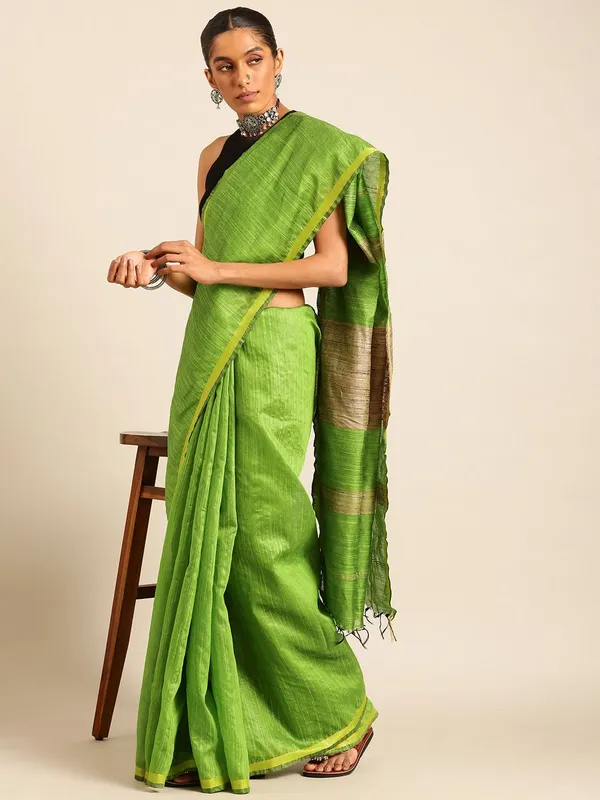 Green_colour_Silk_Blend_Saree_for_Women